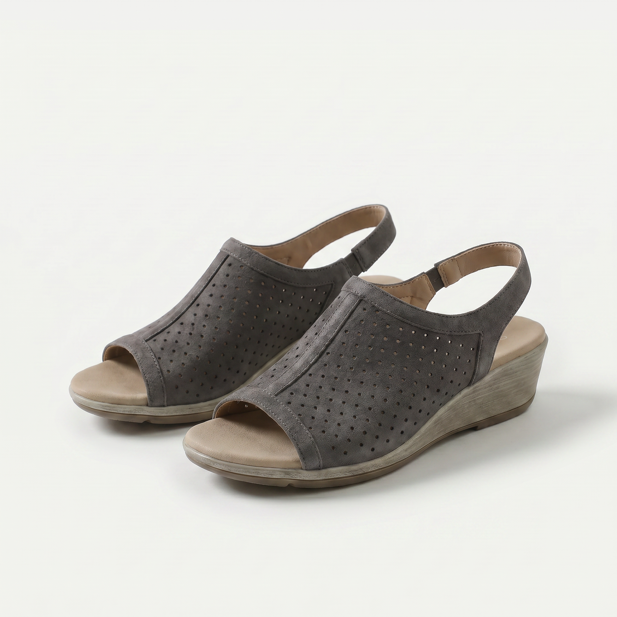 Hazel – Elegância cintilante em platina metálica